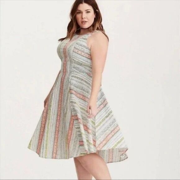 NWT! Torrid Insider Collection Geo Print Sleeveless Fit & Flare Cocktail Dress - Picture 1 of 8